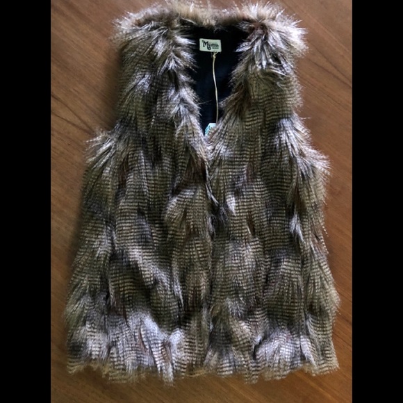 Show Me Your MuMu Jackets & Blazers - ✨ Luis Vest in Chillah Fur (faux) 🙊
